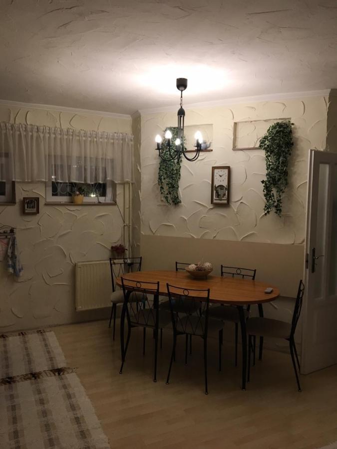 Tocc Apartman Gyál Eksteriør bilde