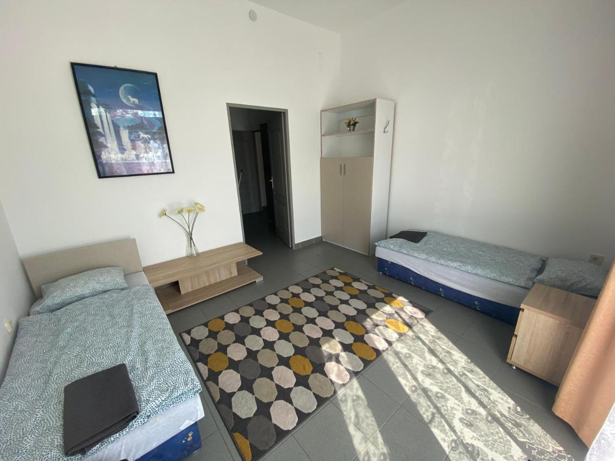 Tocc Apartman Gyál Eksteriør bilde