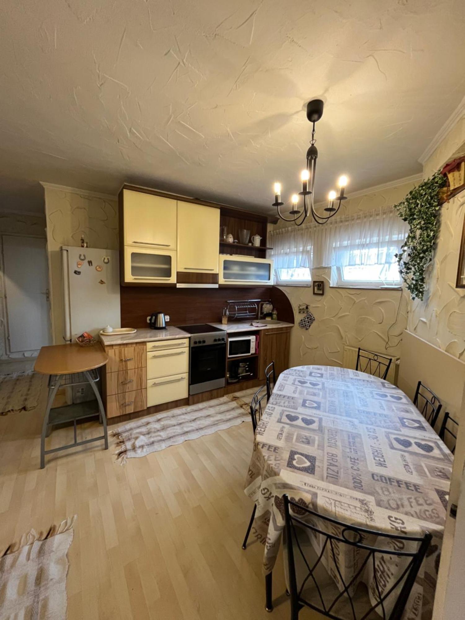 Tocc Apartman Gyál Eksteriør bilde